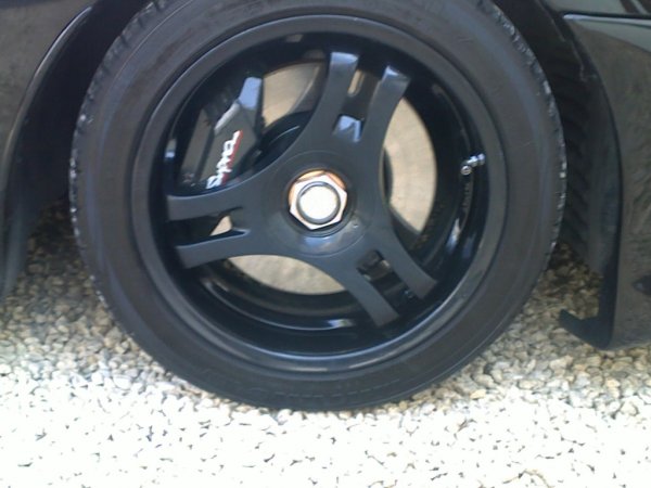 UK SPEC FRONT BRAKES & GLOSSY BLACK POWDER COATED WHEELS