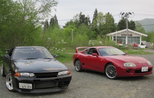 Lola and a buddies R32 up in the mountains