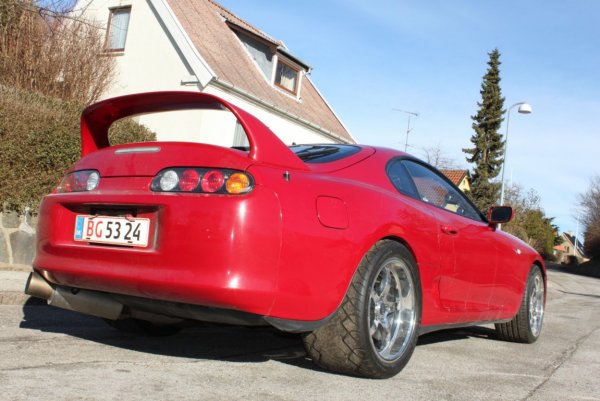345/30 18 BFG T/A Drag Radial